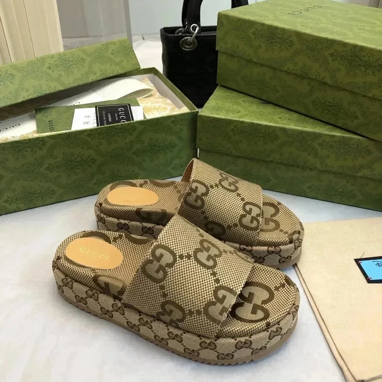 gucci · Boty a pantofle