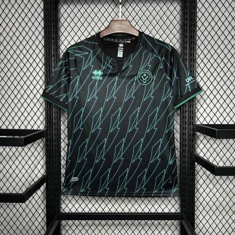Premier League Collection · قمصان تي شيرت