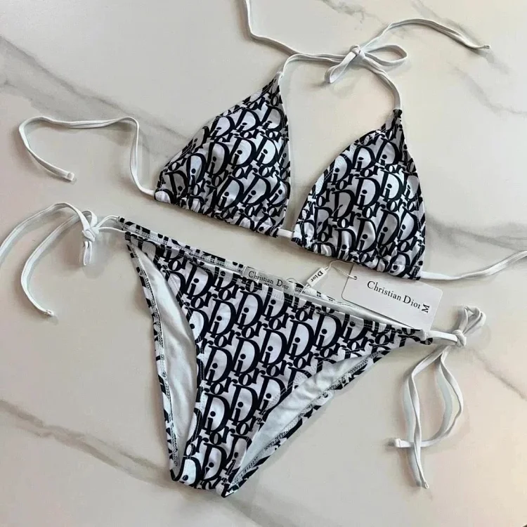 Swimsuit top · Doplňky