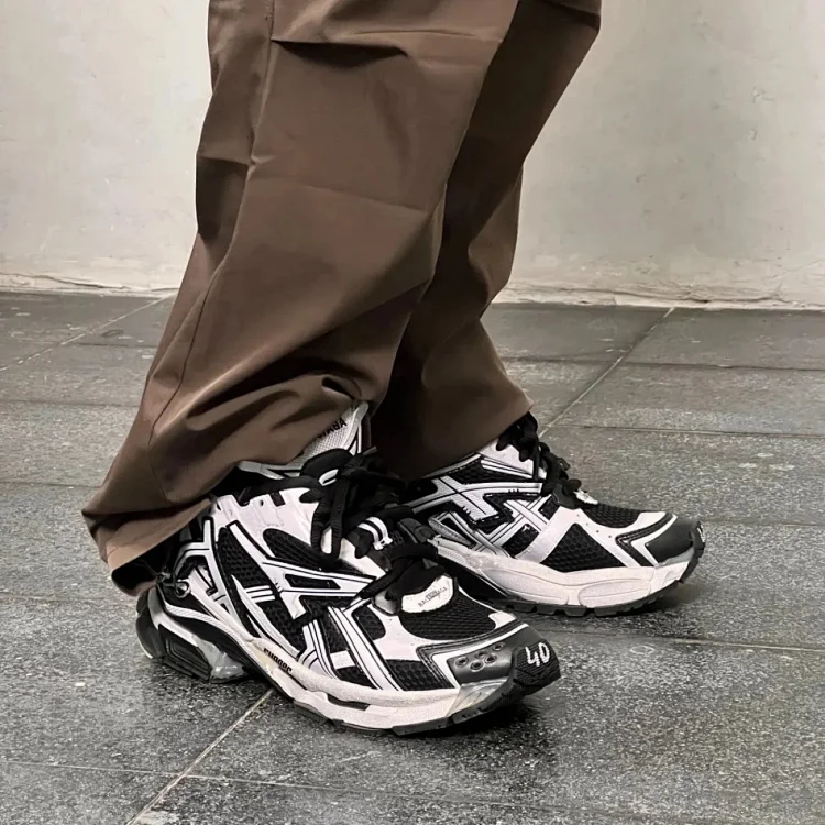 Balenciaga Runner 38 · Boty a pantofle