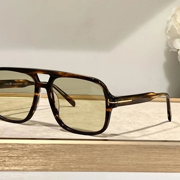 Tom Ford FT0817 Sunglasses 30 · Accessoires