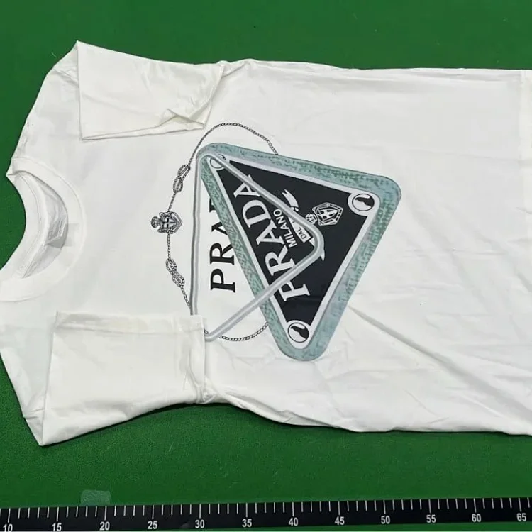 CAMISETA PRADA · قمصان تي شيرت