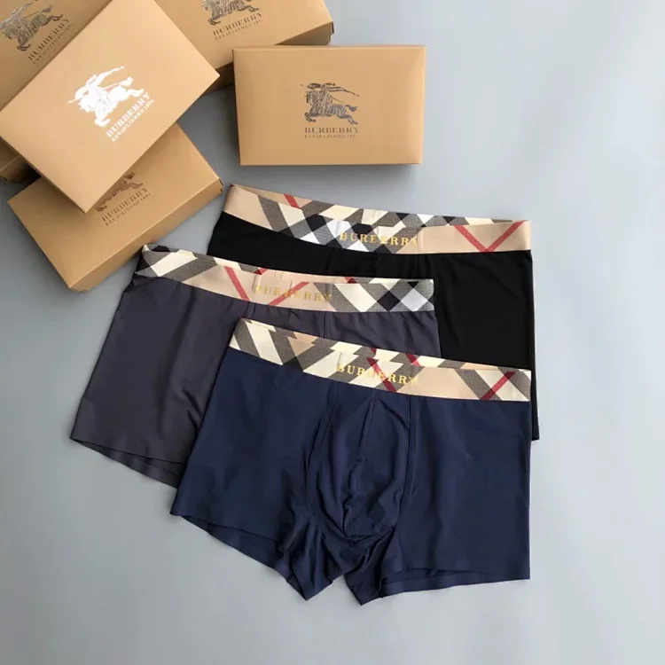 BURBERRY Underwear · سراويل وشورتات