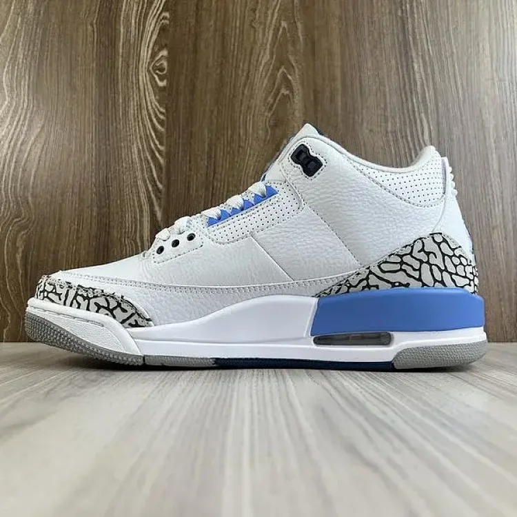 NIKE AIR JORDAN 3 · Boty a pantofle