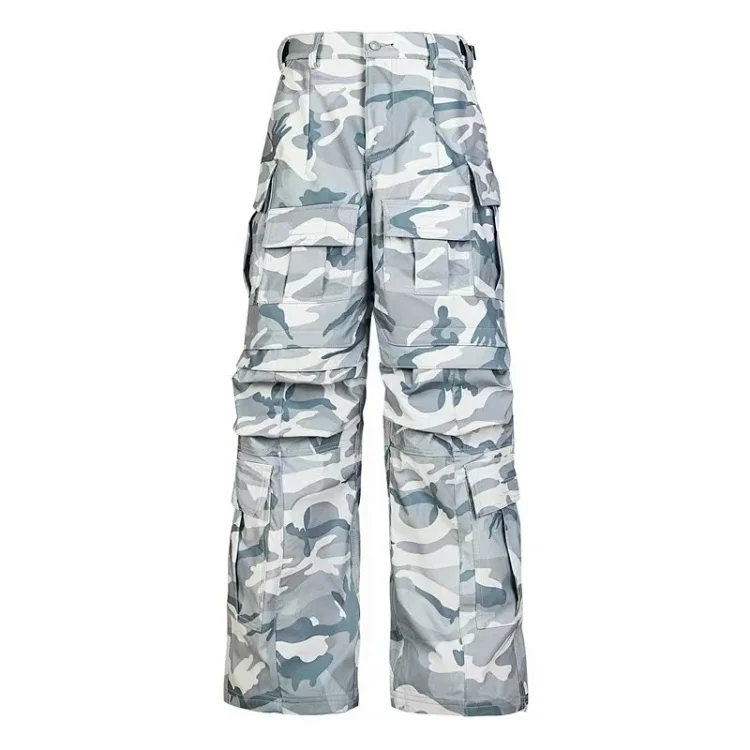 Vetements Camo Cargos · سراويل وشورتات