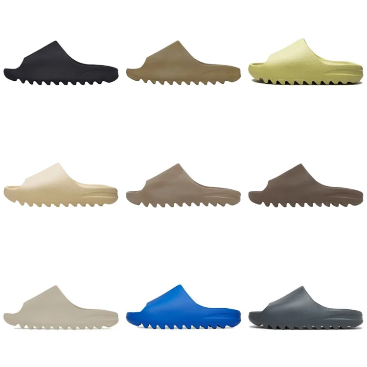 YEEZY · Boty a pantofle