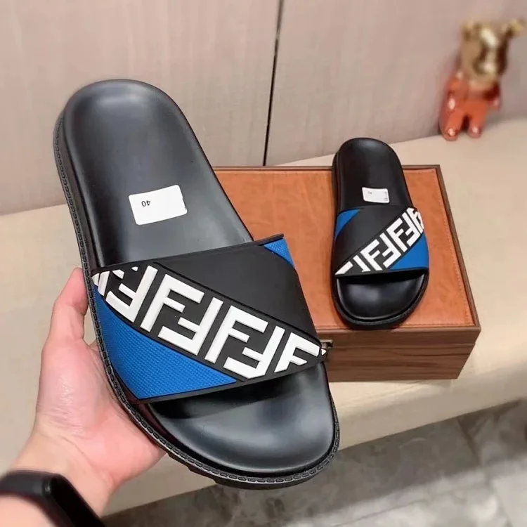Fendi Slides · Boty a pantofle