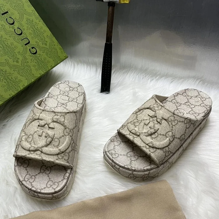 Gucci GG Supreme · Schuhe & Slipper