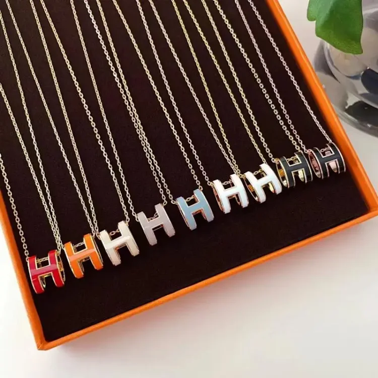 necklace · Accessoires