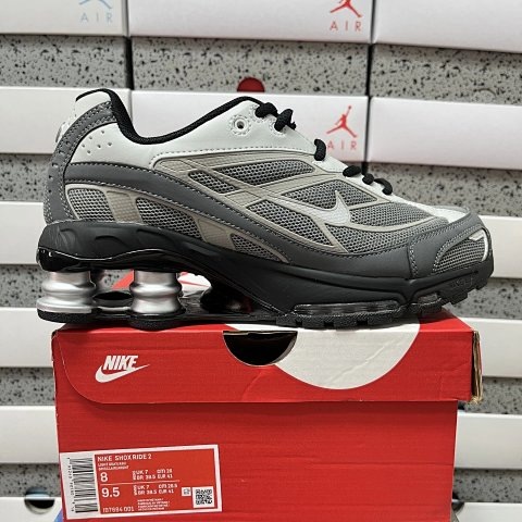 TOP Supreme x Nike Shox Ride 2 SP · Boty a pantofle