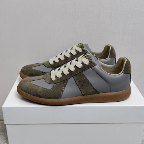 Schuhe & Slipper