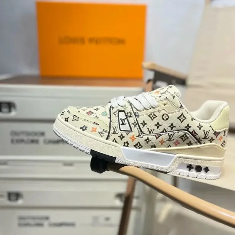 Louis Vuitton Trainer 12 · Schuhe & Slipper