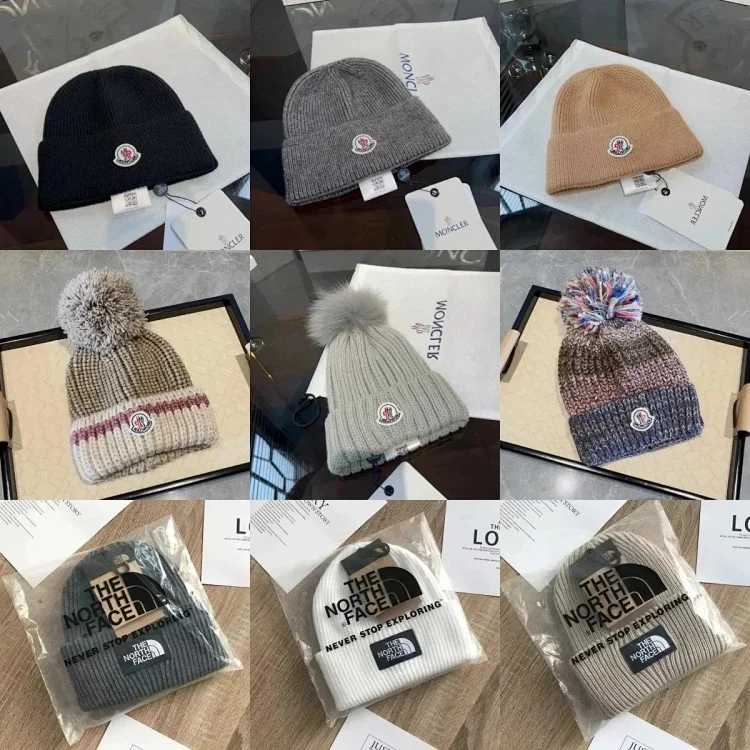 Moncler hat · Accessoires