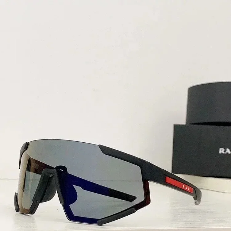PRADA Sport Sunglasses 12 · Accessoires
