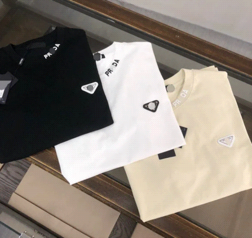 Prada Tee · Camisetas