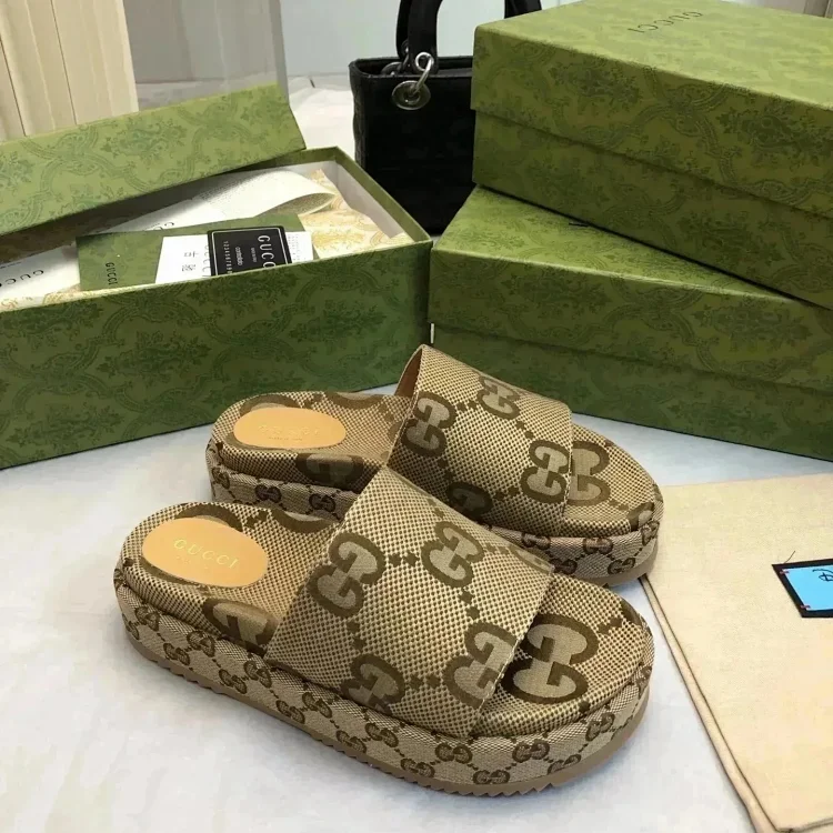 Gucci · Schuhe & Slipper