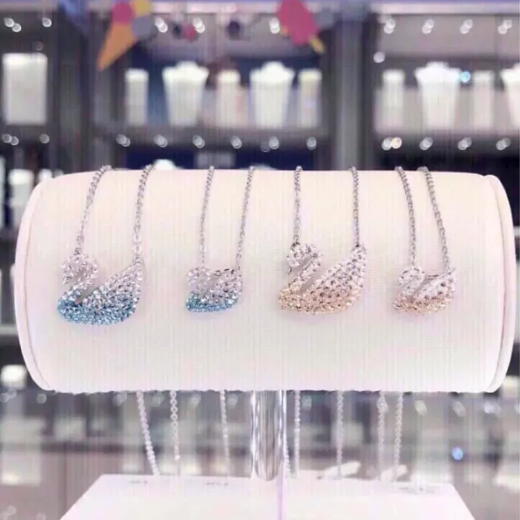 Necklaces · Accessoires