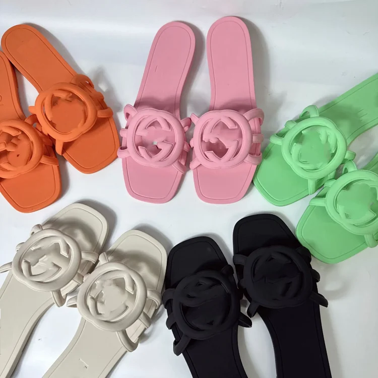 Gucci GG Marmont Slide Sandals 6 · Schuhe & Slipper
