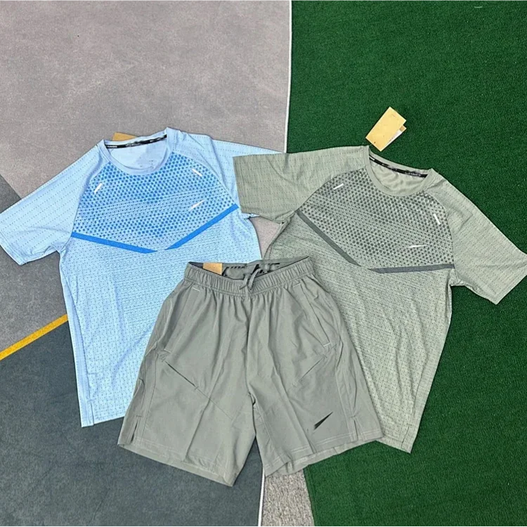 Nike tee suit set · Pantalones