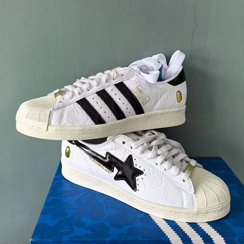 Schuhe & Slipper